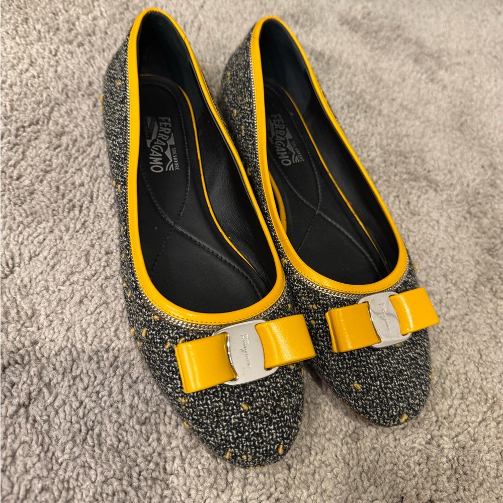 Salvatore Ferragamo Tweed Varina Flats - Black/Yellow